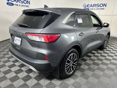 Used 2022 Ford Escape SE w/ Cold Weather Package FWD image 6