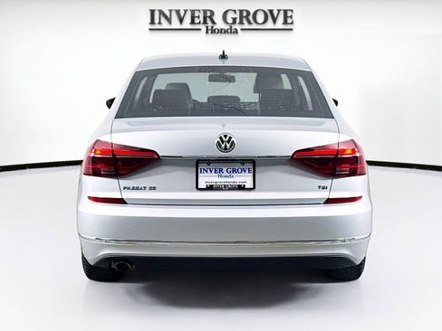 Used 2018 Volkswagen Passat 2.0T SE w/ SE Lighting Package FWD image 6