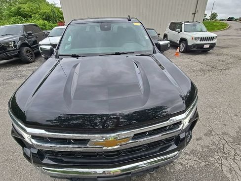 Used 2024 Chevrolet Silverado 1500 LT w/ Leather Package AWD/4WD image 14