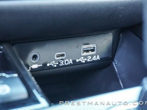 Used 2025 Subaru Outback Premium image 39