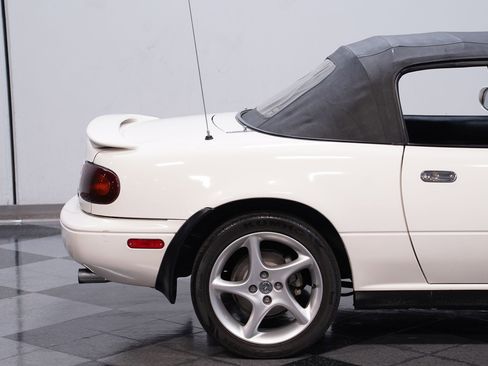 Used 1994 MAZDA MX-5 Miata image 23