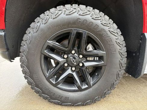Used 2021 Chevrolet Silverado 1500 LT Trail Boss w/ Bed Protection Package AWD/4WD image 12
