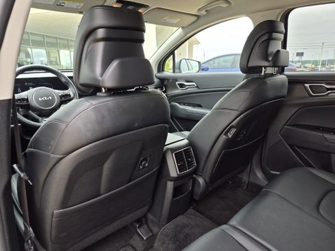 Used 2025 Kia Sportage EX FWD image 16