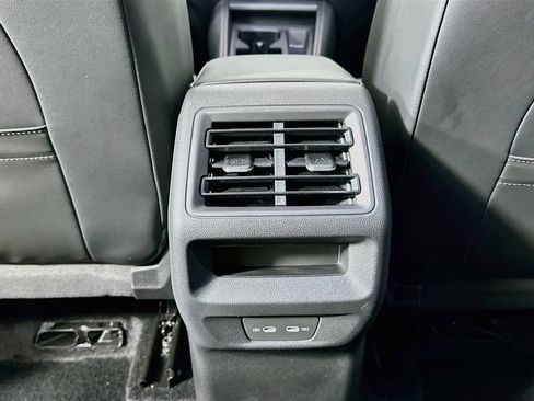 Used 2025 Volkswagen Tiguan SE R-Line AWD/4WD image 26