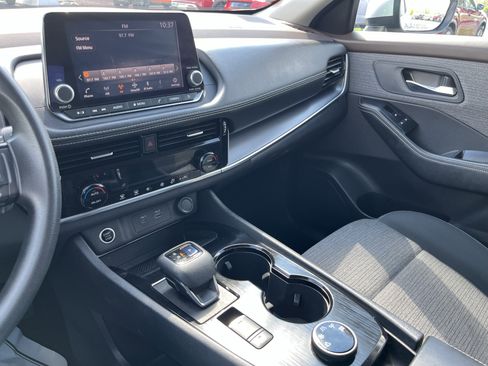 Used 2022 Nissan Rogue SV AWD/4WD image 28