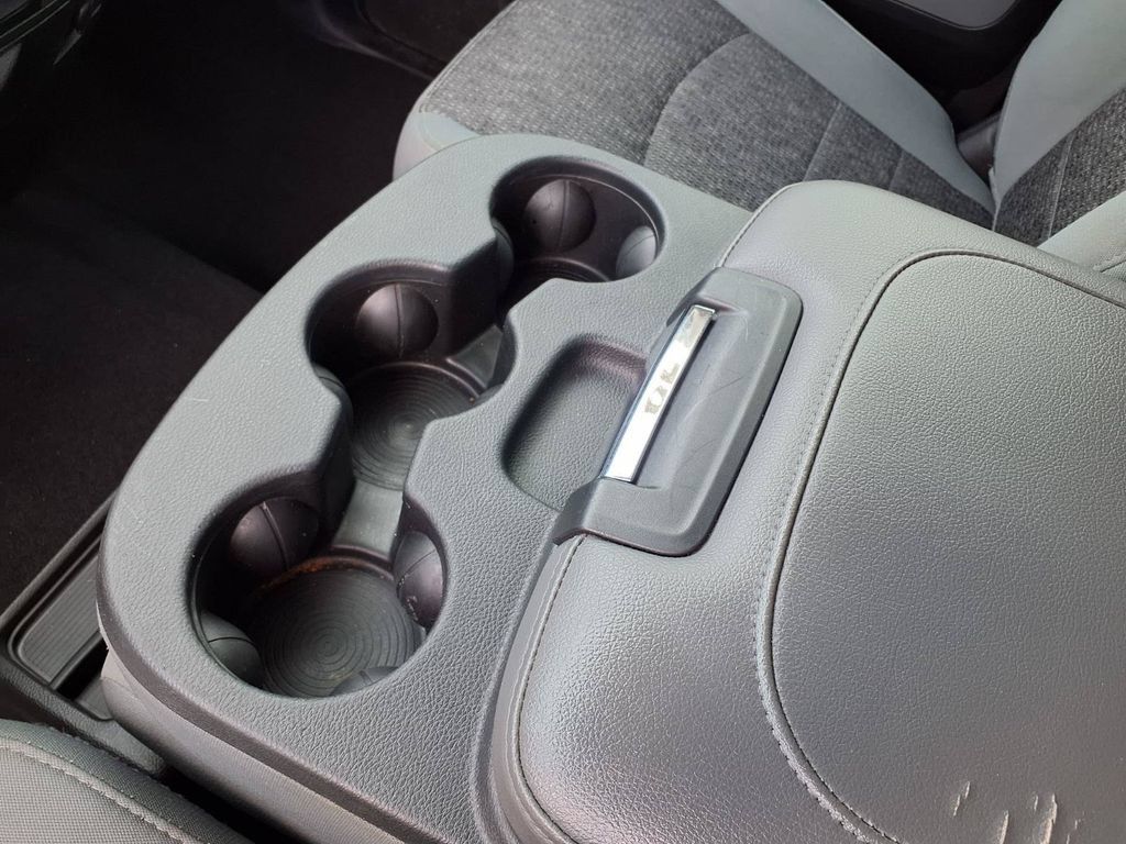 Used 2019 RAM 1500 Classic SLT AWD/4WD image 24