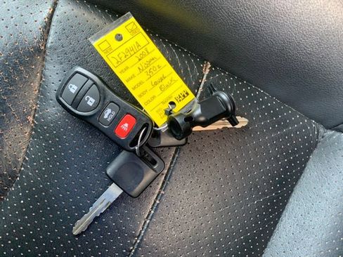 Used 2008 Nissan 350Z Touring RWD image 30