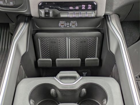 New 2026 RAM 2500 Big Horn AWD/4WD image 19