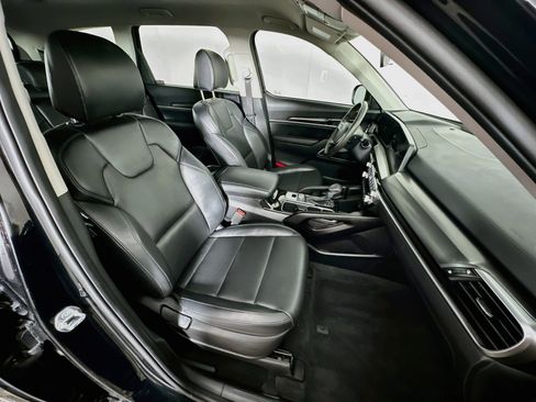 Used 2025 Kia Telluride LX FWD image 33