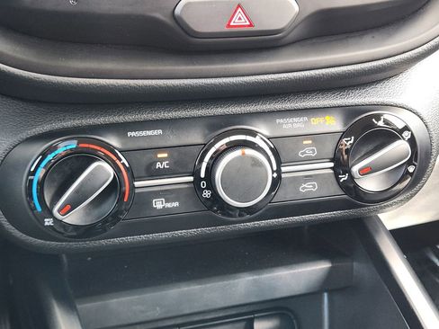 Certified 2025 Kia Soul LX FWD image 24