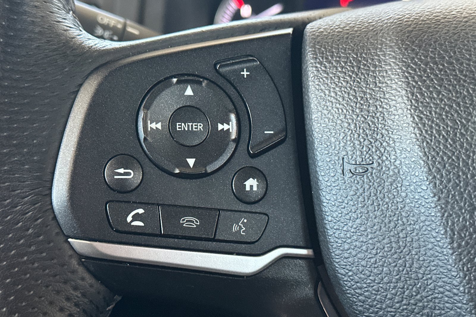 Used 2023 Honda Passport EX-L image 25