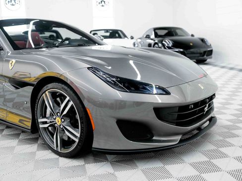 Used 2020 Ferrari Portofino RWD image 23