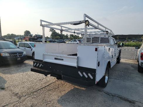 Used 2025 Ford F550 4x4 Crew Cab Super Duty image 7