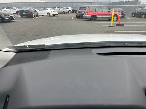 Used 2025 Toyota Camry LE image 33