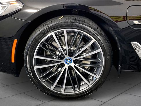 Used 2023 BMW 530e xDrive image 10