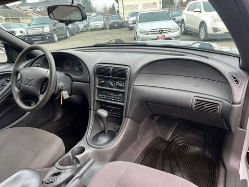 Used 2000 Ford Mustang Convertible image 13
