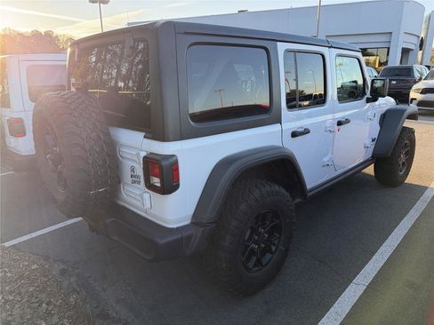 Used 2025 Jeep Wrangler Willys image 5