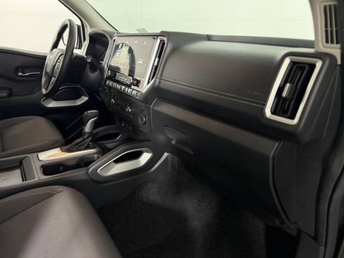 Used 2025 Nissan Frontier SV RWD image 28