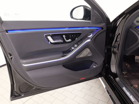 Used 2022 Mercedes-Benz S 500 4MATIC w/ AMG Line Package image 25