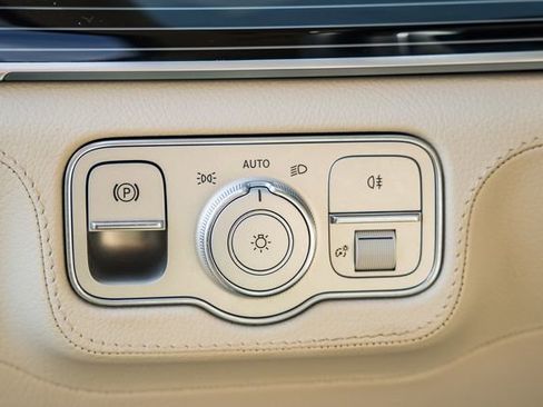 Used 2024 Mercedes-Benz GLS 580 GLS 580 image 47