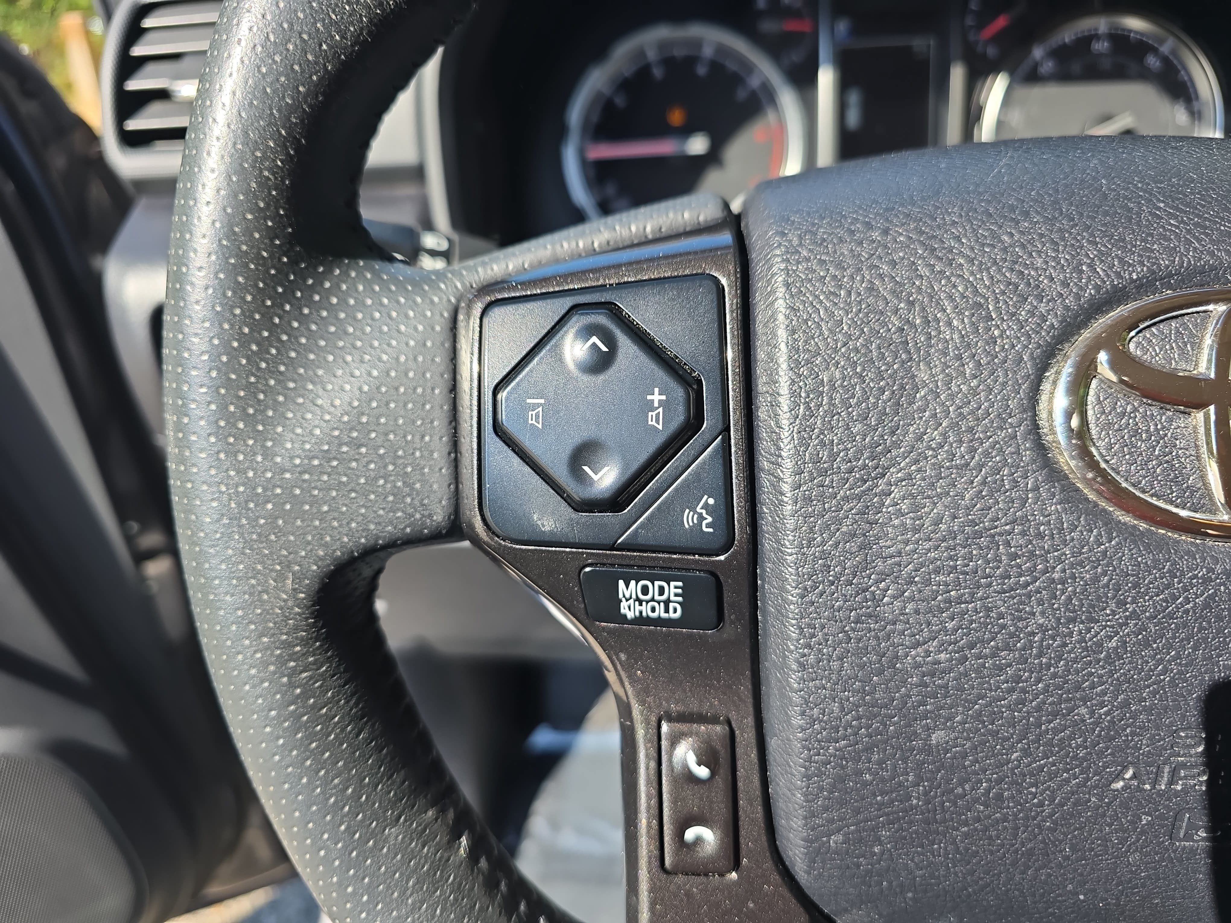 Used 2022 Toyota 4Runner TRD Off-Road Premium w/ Moonroof Package AWD/4WD image 16