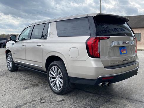 Used 2021 GMC Yukon XL Denali w/ Denali Premium Package image 5
