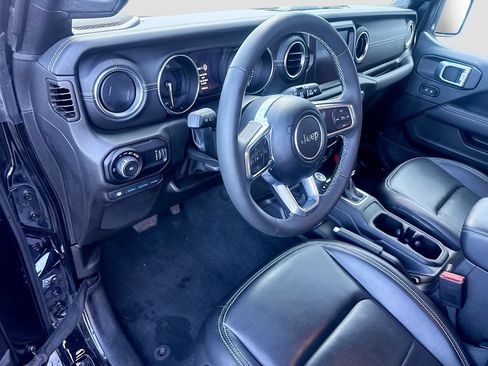 Used 2023 Jeep Wrangler Unlimited Sahara w/ Cold Weather Group AWD/4WD image 10