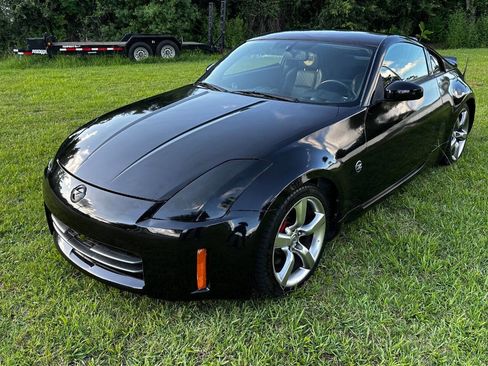 Used 2006 Nissan 350Z Touring w/ (N93) Cargo Convenience Pkg image 2