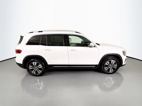 Used 2025 Mercedes-Benz GLB 250 w/ Exclusive Package image 8