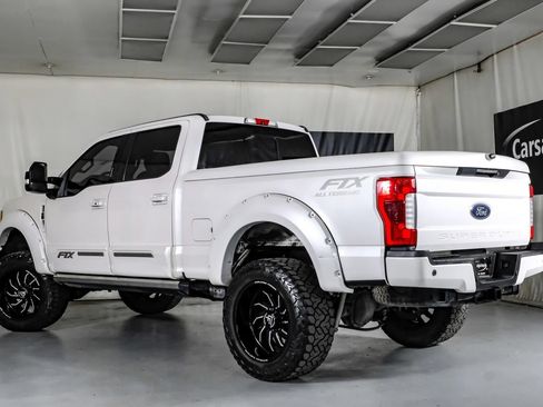 Used 2019 Ford F250 Lariat w/ Lariat Ultimate Package AWD/4WD image 9