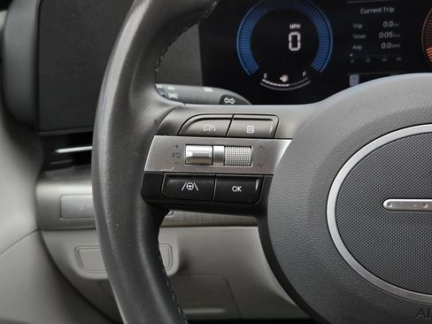 Used 2025 Hyundai Kona SEL FWD image 12