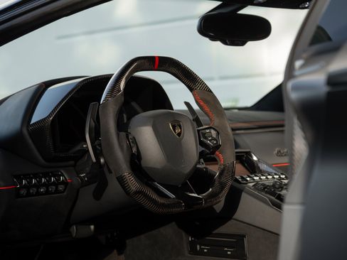 Used 2019 Lamborghini Aventador SVJ image 35