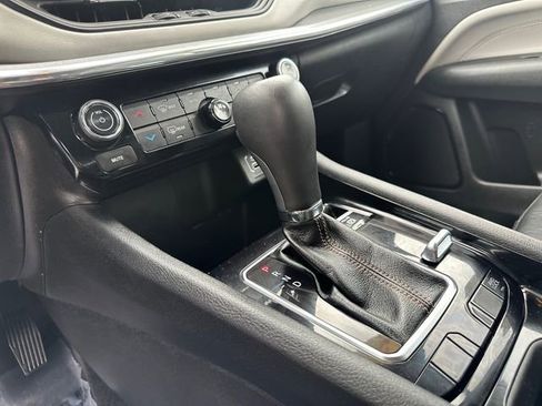 Used 2022 Jeep Compass Limited image 32