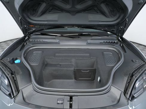 New 2026 Porsche Macan Turbo Electric AWD/4WD image 32