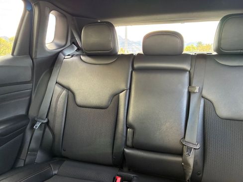 Used 2025 Jeep Compass Trailhawk image 38