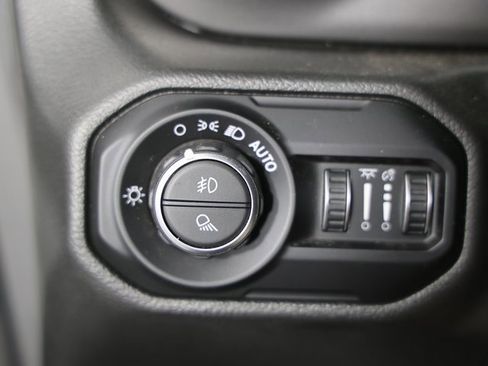 Used 2021 Jeep Gladiator Sport image 29