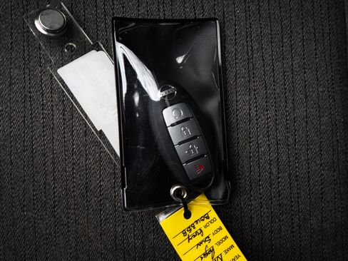 Used 2021 Nissan Rogue SV image 40