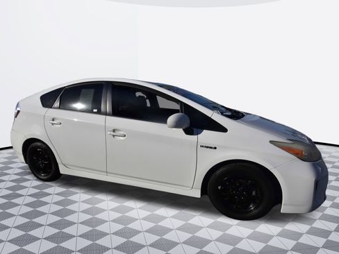 Used 2014 Toyota Prius Two image 6
