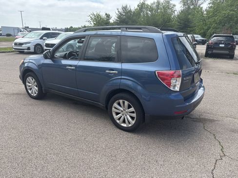 Used 2012 Subaru Forester 2.5X Limited AWD/4WD image 4