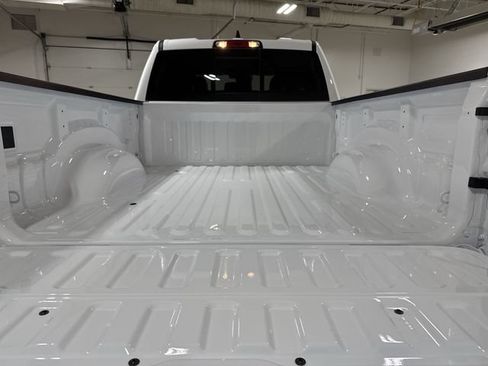 New 2026 RAM 1500 Express AWD/4WD image 23