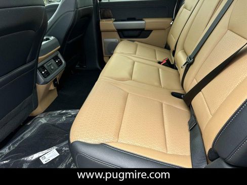 New 2025 Ford F250 Lariat w/ Chrome Package image 19