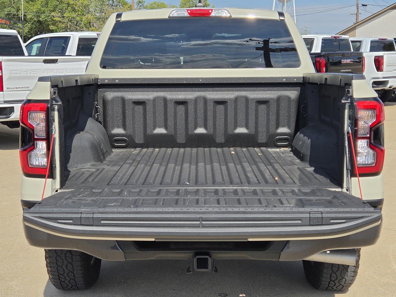 Used 2025 Ford Ranger XLT w/ Trailer Tow Package RWD image 9