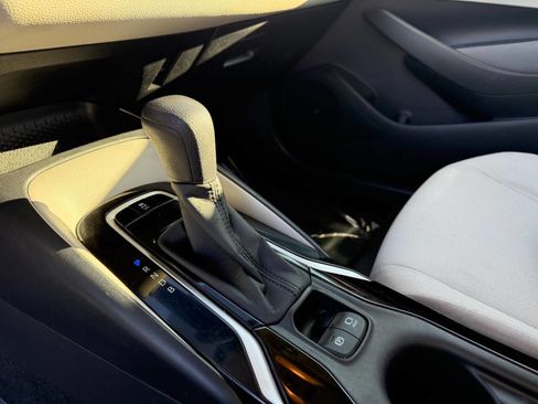 Used 2020 Toyota Corolla LE image 20