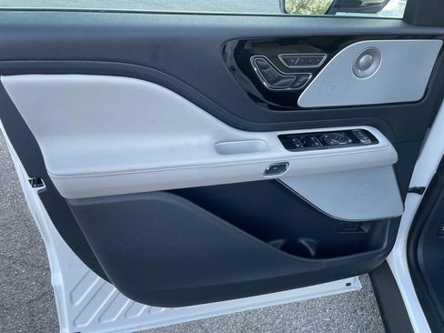 New 2026 Lincoln Aviator Reserve AWD/4WD image 19