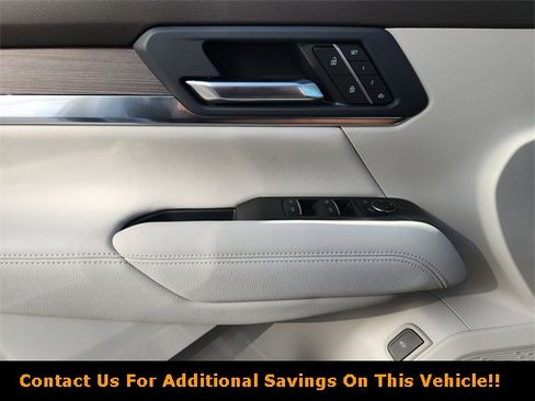 New 2026 GMC Terrain Denali w/ LPO, Black Badging Package image 17