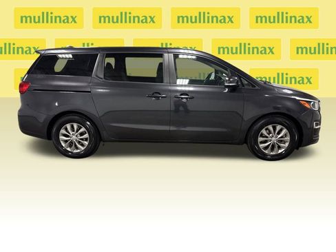 Used 2021 Kia Sedona LX image 21