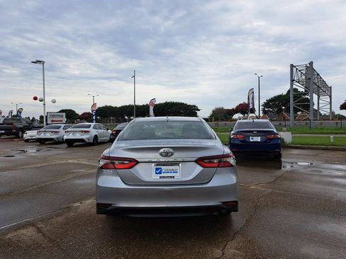 Used 2024 Toyota Camry LE FWD image 6