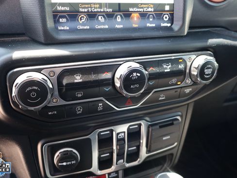 Used 2023 Jeep Gladiator Mojave w/ Trailer Tow Package AWD/4WD image 21