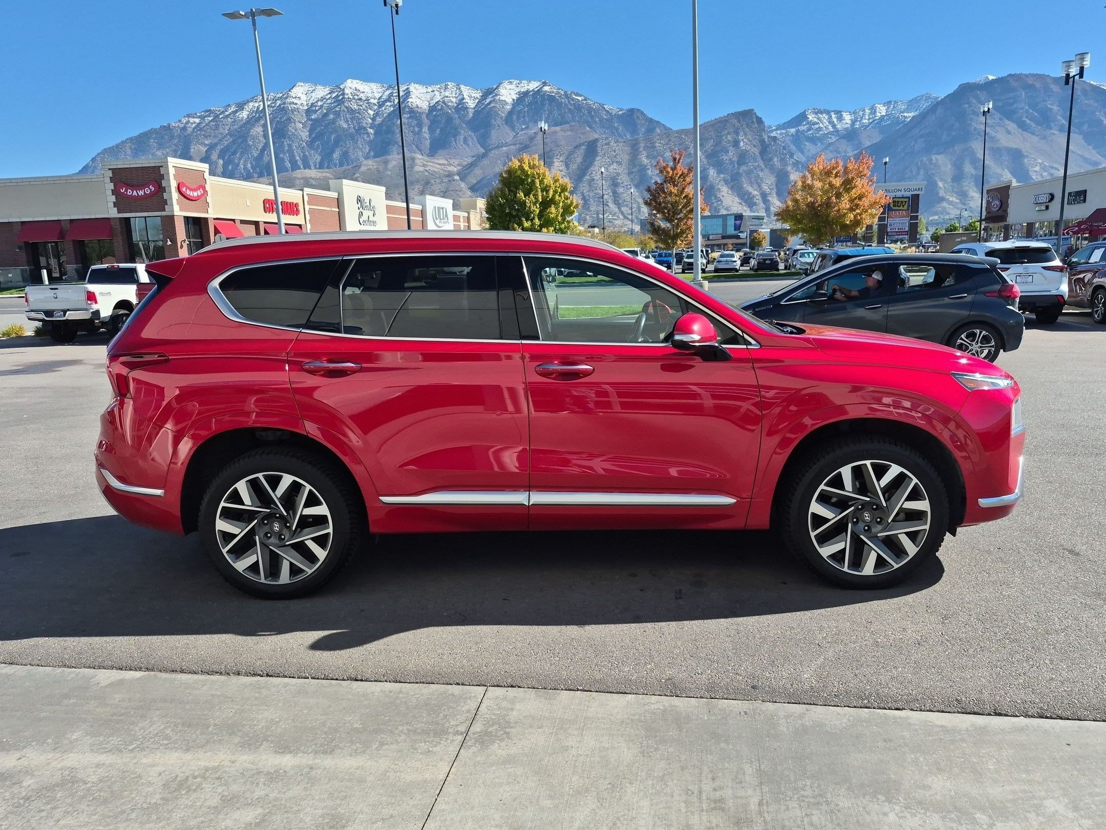 Used 2023 Hyundai Santa Fe Calligraphy AWD/4WD image 2