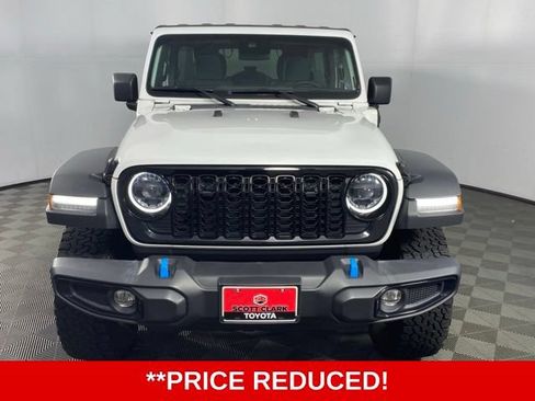 Used 2024 Jeep Wrangler Unlimited AWD/4WD image 2